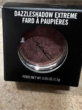 MAC Dazzleshadow Extreme Shimmer Eyeshadow -INCINERATED Deep Plum